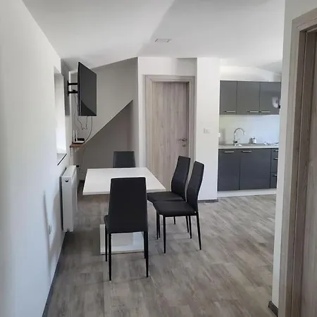 Apartment Jack *